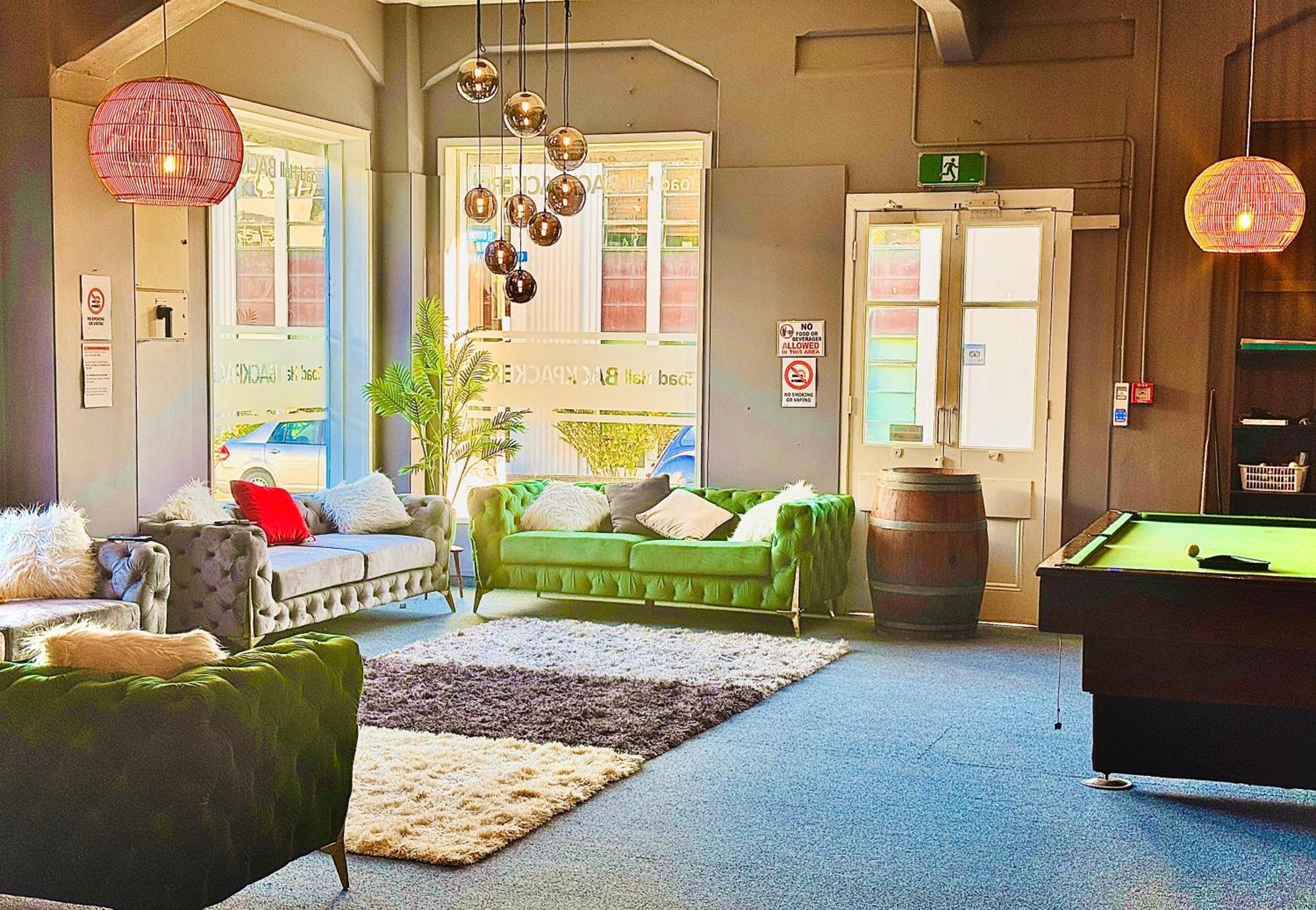 Crashpalace Backpackers เนเปียร์ ภายนอก รูปภาพ